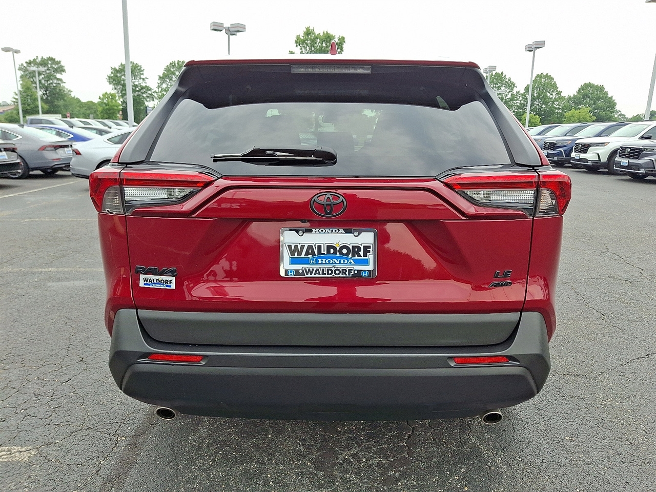 Toyota RAV4 LE AWD 2021