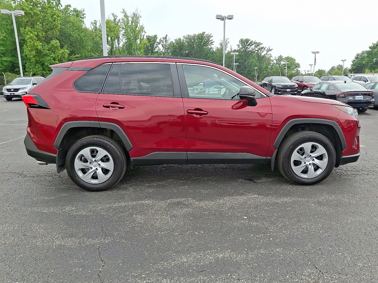 Toyota RAV4 LE AWD 2021