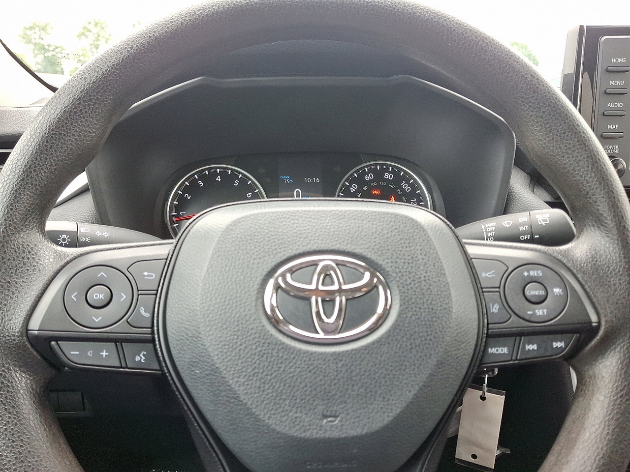 Toyota RAV4 LE AWD 2021