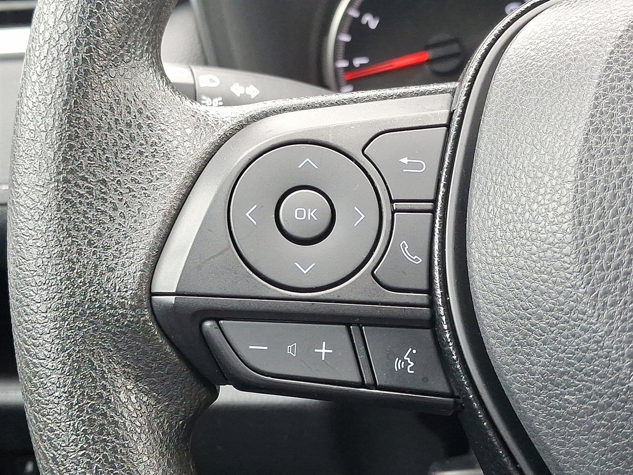 Toyota RAV4 LE AWD 2021