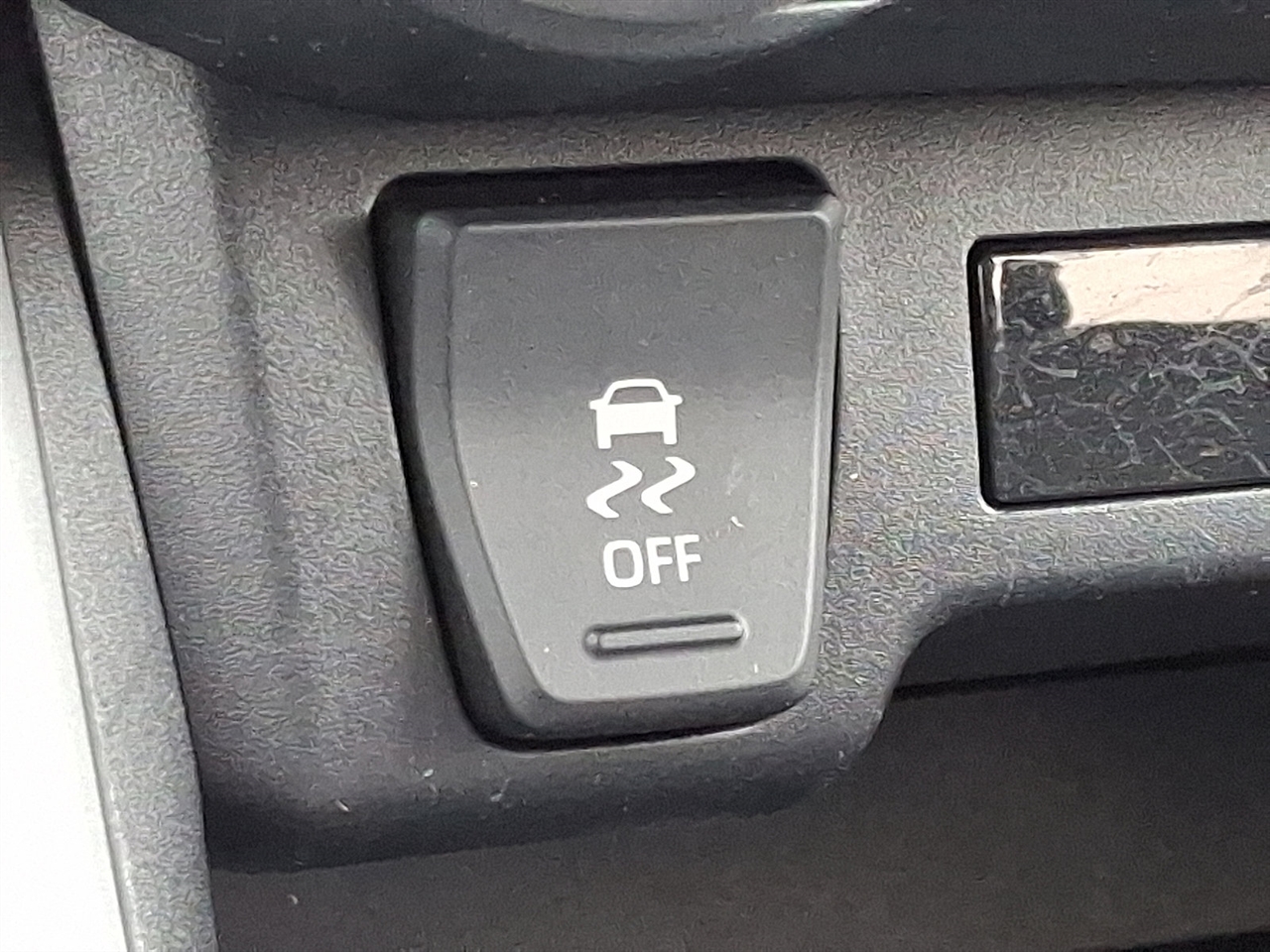 Toyota RAV4 LE AWD 2021