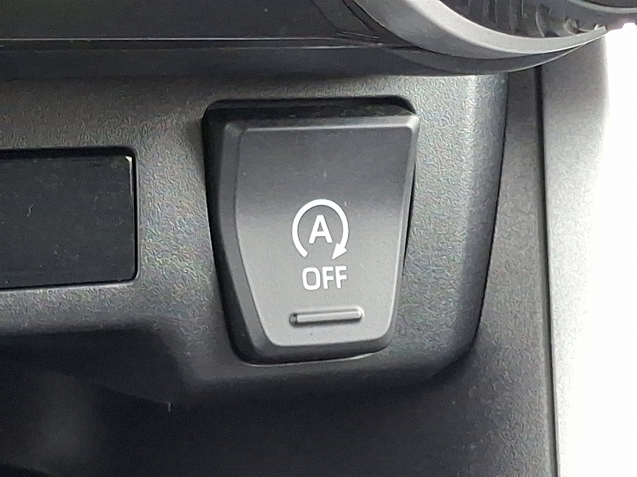 Toyota RAV4 LE AWD 2021