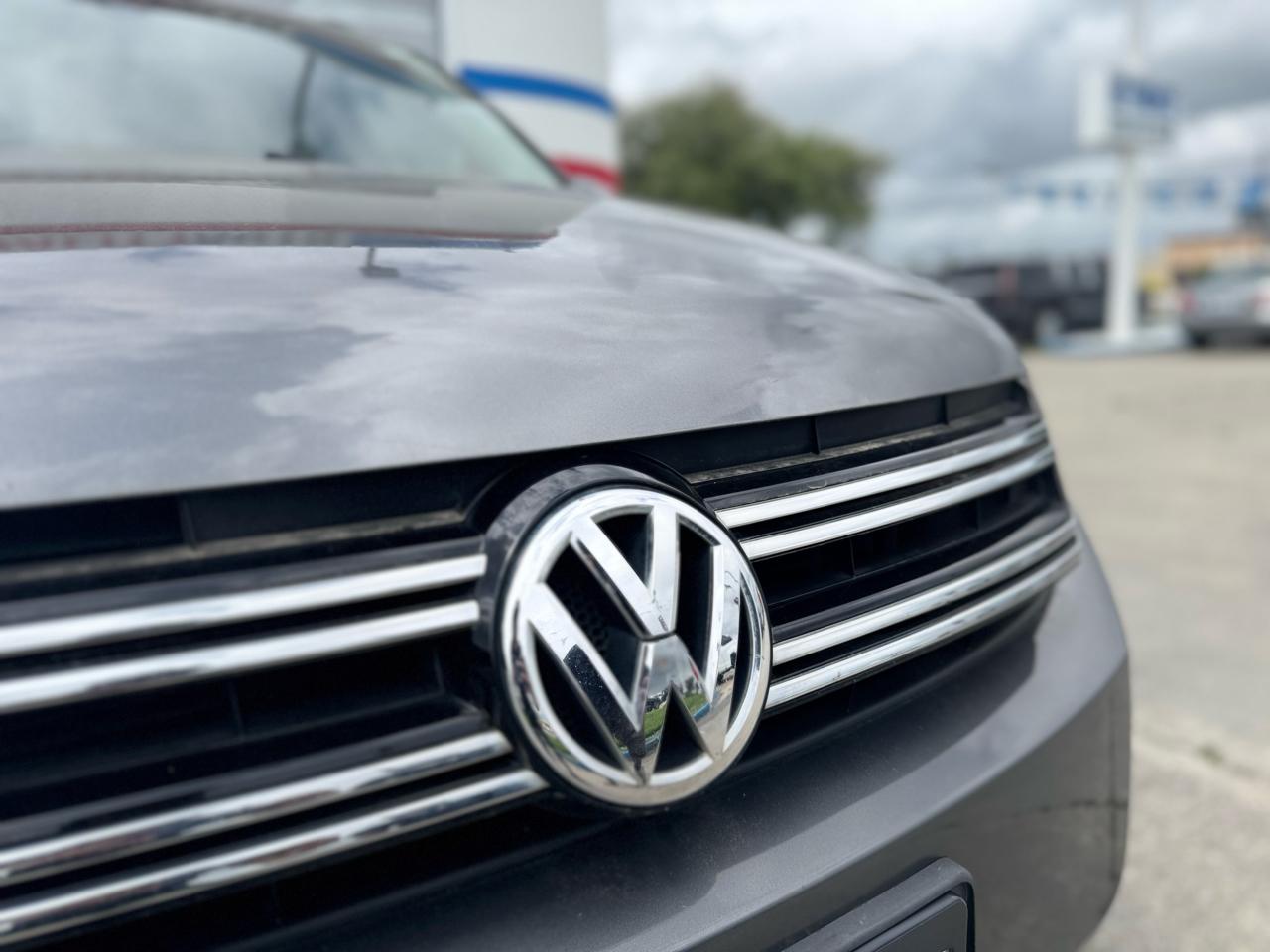 Volkswagen Tiguan S 2016
