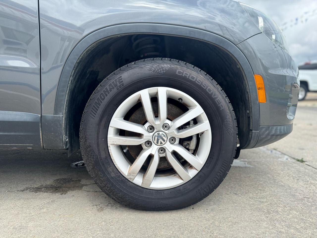 Volkswagen Tiguan S 2016