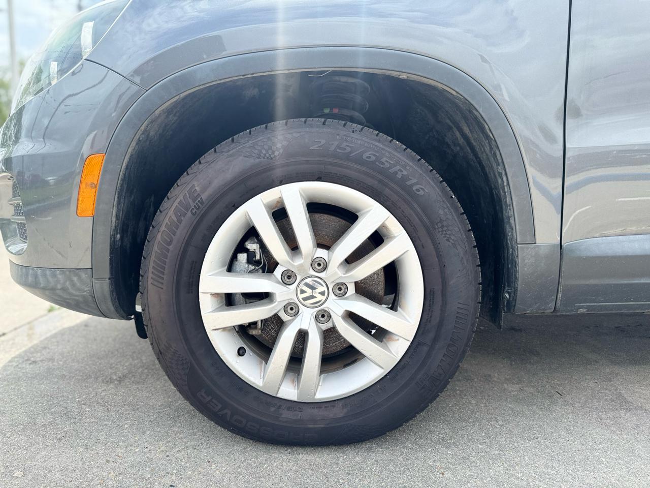 Volkswagen Tiguan S 2016