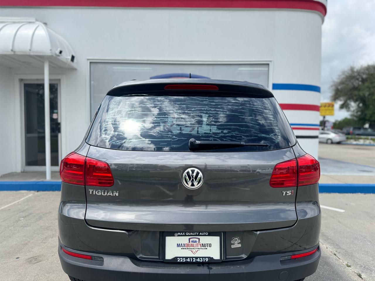Volkswagen Tiguan S 2016