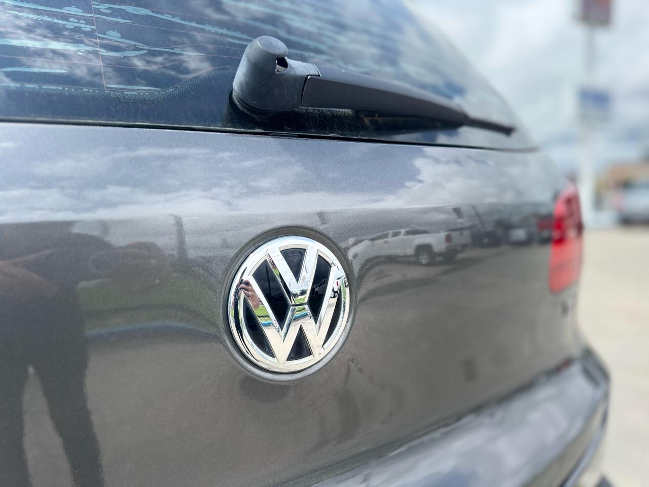Volkswagen Tiguan S 2016