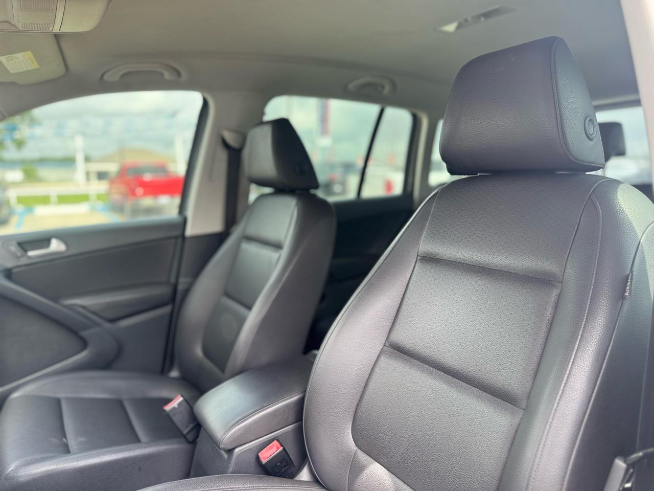 Volkswagen Tiguan S 2016