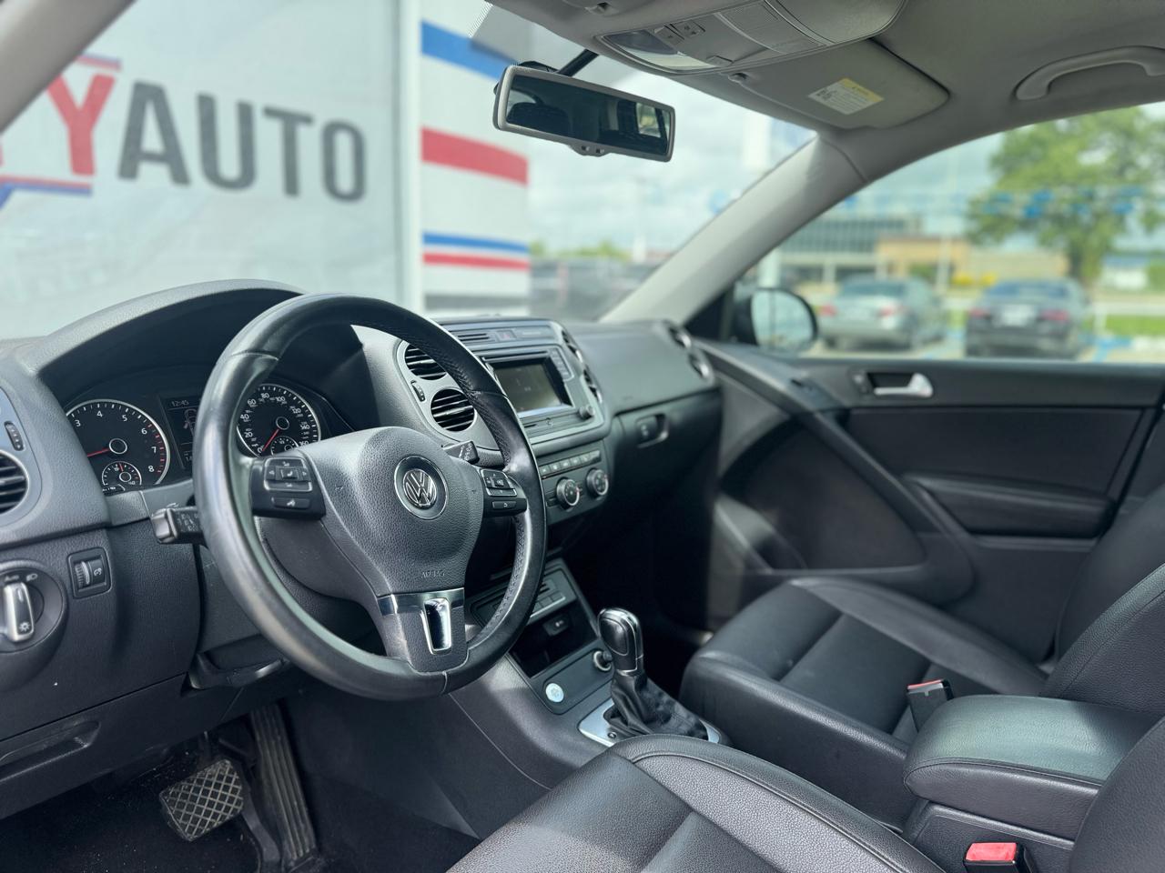 Volkswagen Tiguan S 2016