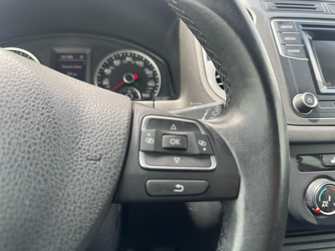 Volkswagen Tiguan S 2016