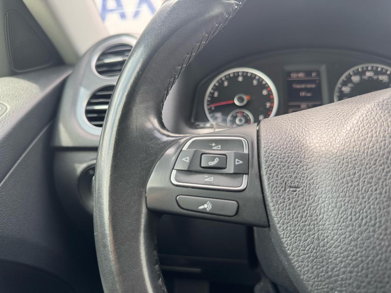 Volkswagen Tiguan S 2016