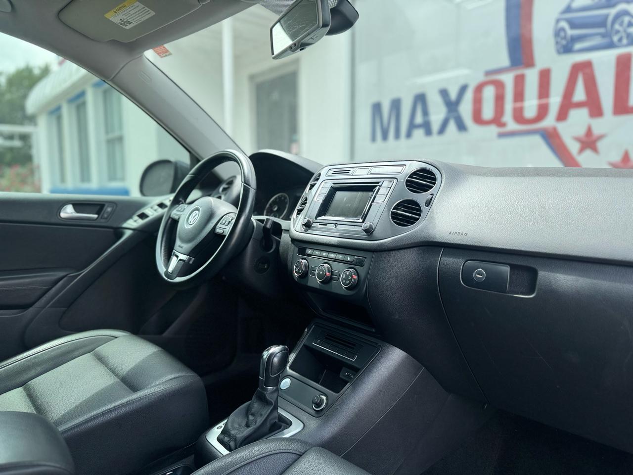 Volkswagen Tiguan S 2016