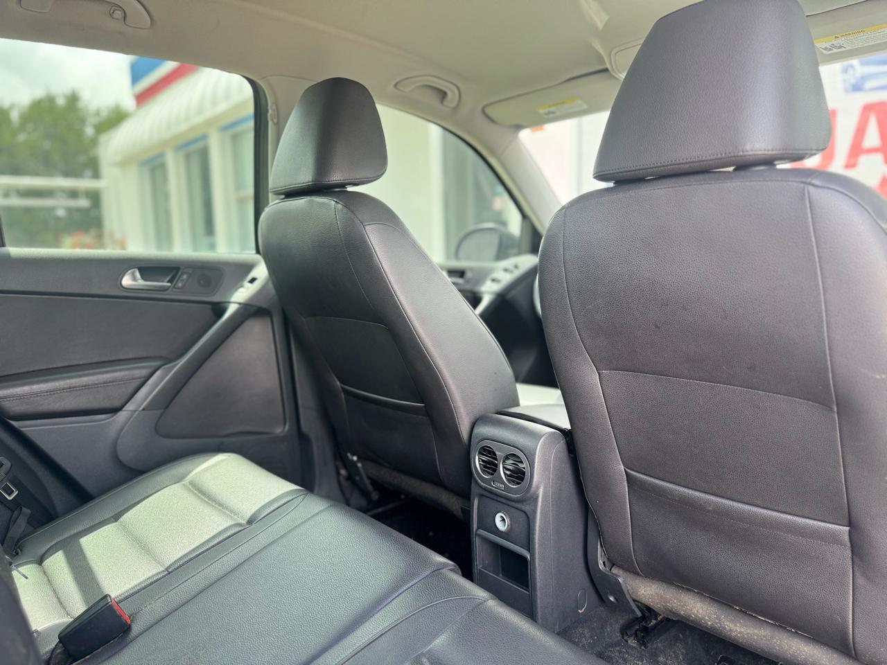 Volkswagen Tiguan S 2016