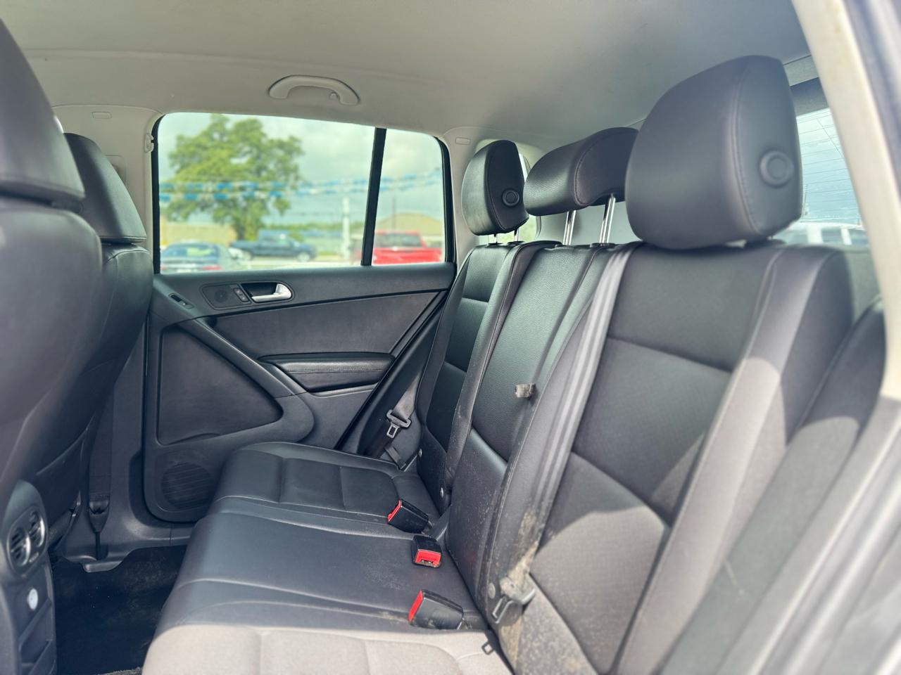 Volkswagen Tiguan S 2016