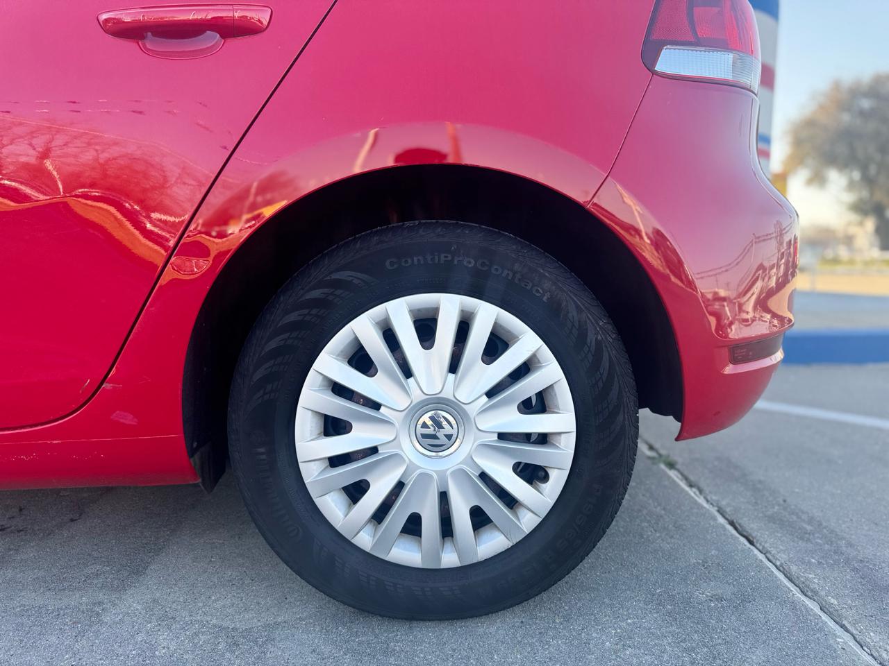 Volkswagen Golf 2.5L Conv & Sunroof 4 Door PZEV 2013