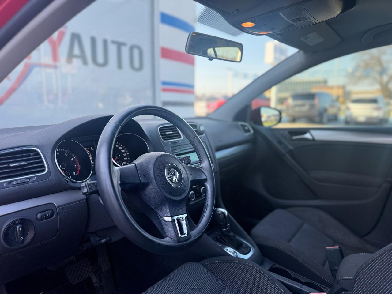 Volkswagen Golf 2.5L Conv & Sunroof 4 Door PZEV 2013