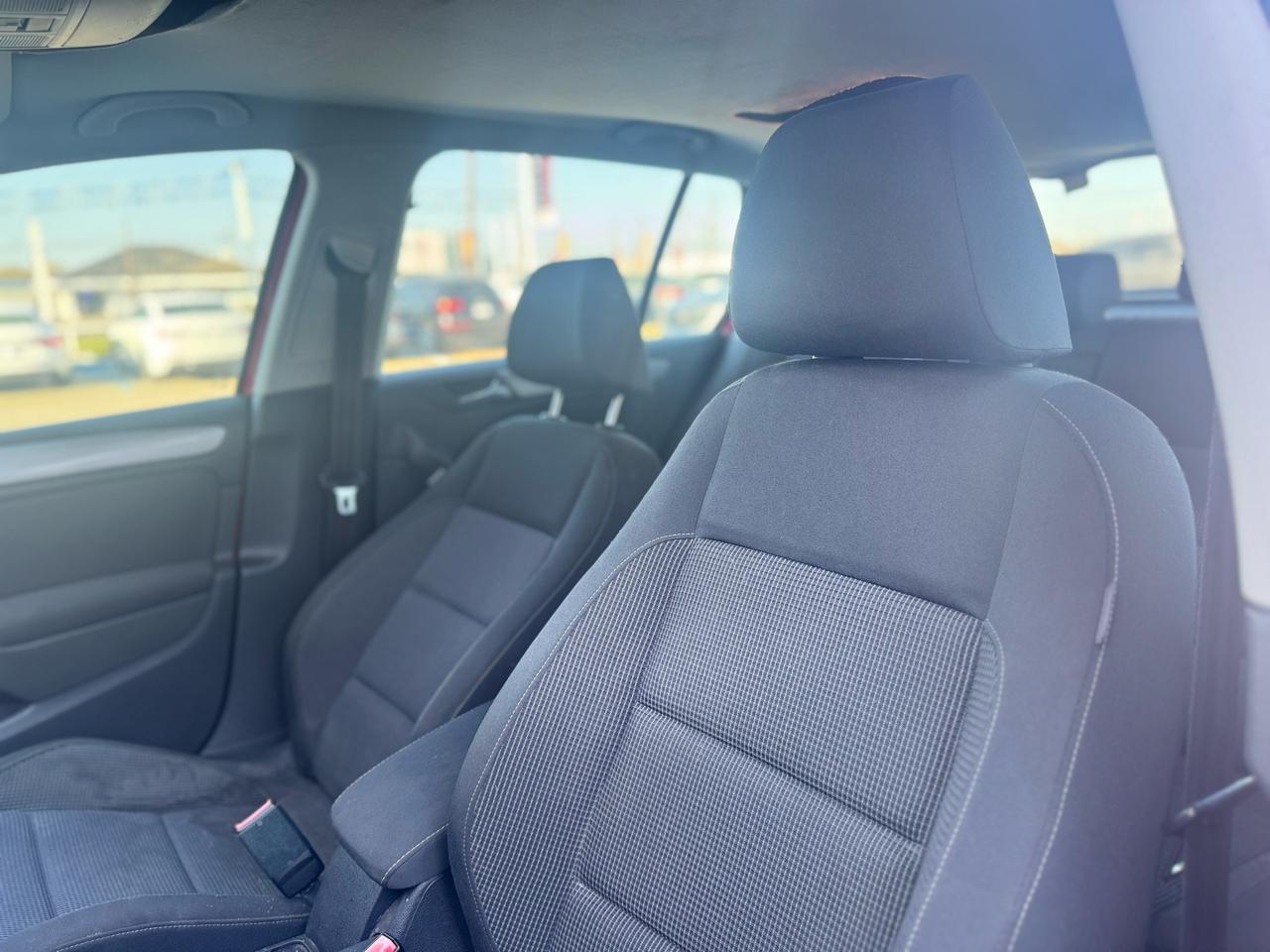 Volkswagen Golf 2.5L Conv & Sunroof 4 Door PZEV 2013