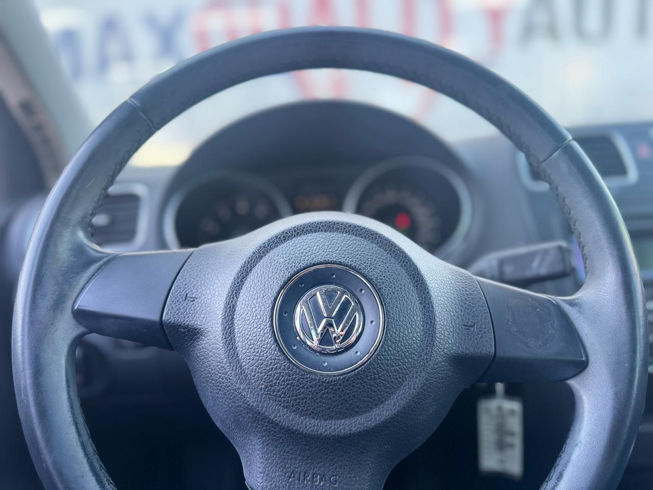 Volkswagen Golf 2.5L Conv & Sunroof 4 Door PZEV 2013