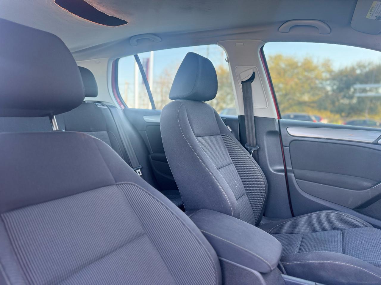 Volkswagen Golf 2.5L Conv & Sunroof 4 Door PZEV 2013