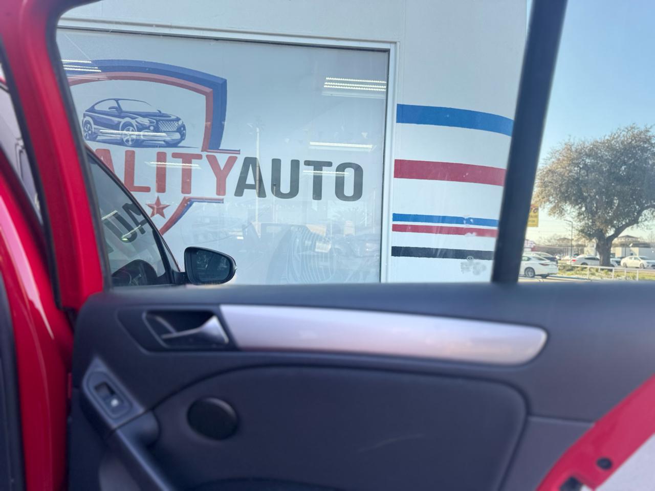 Volkswagen Golf 2.5L Conv & Sunroof 4 Door PZEV 2013