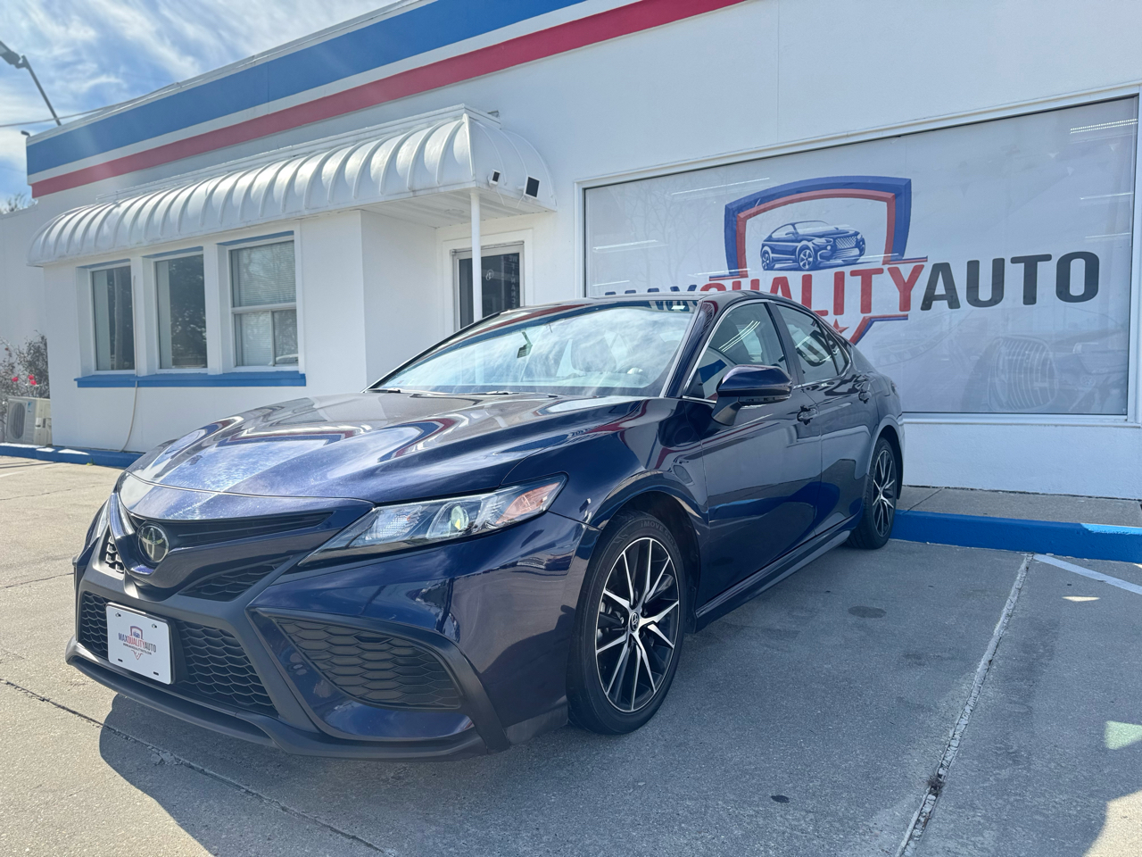 Toyota Camry SE 2022