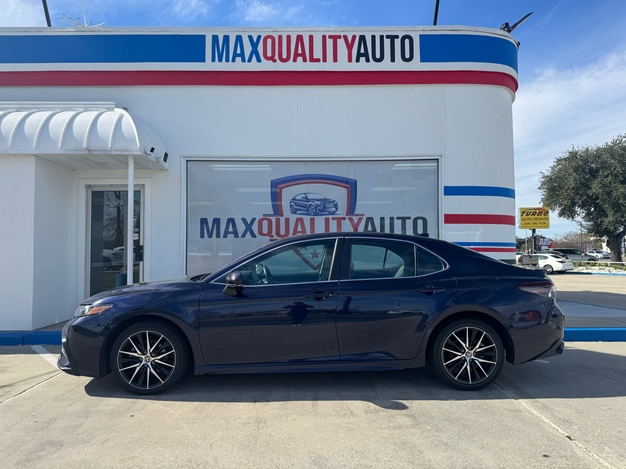 Toyota Camry SE 2022