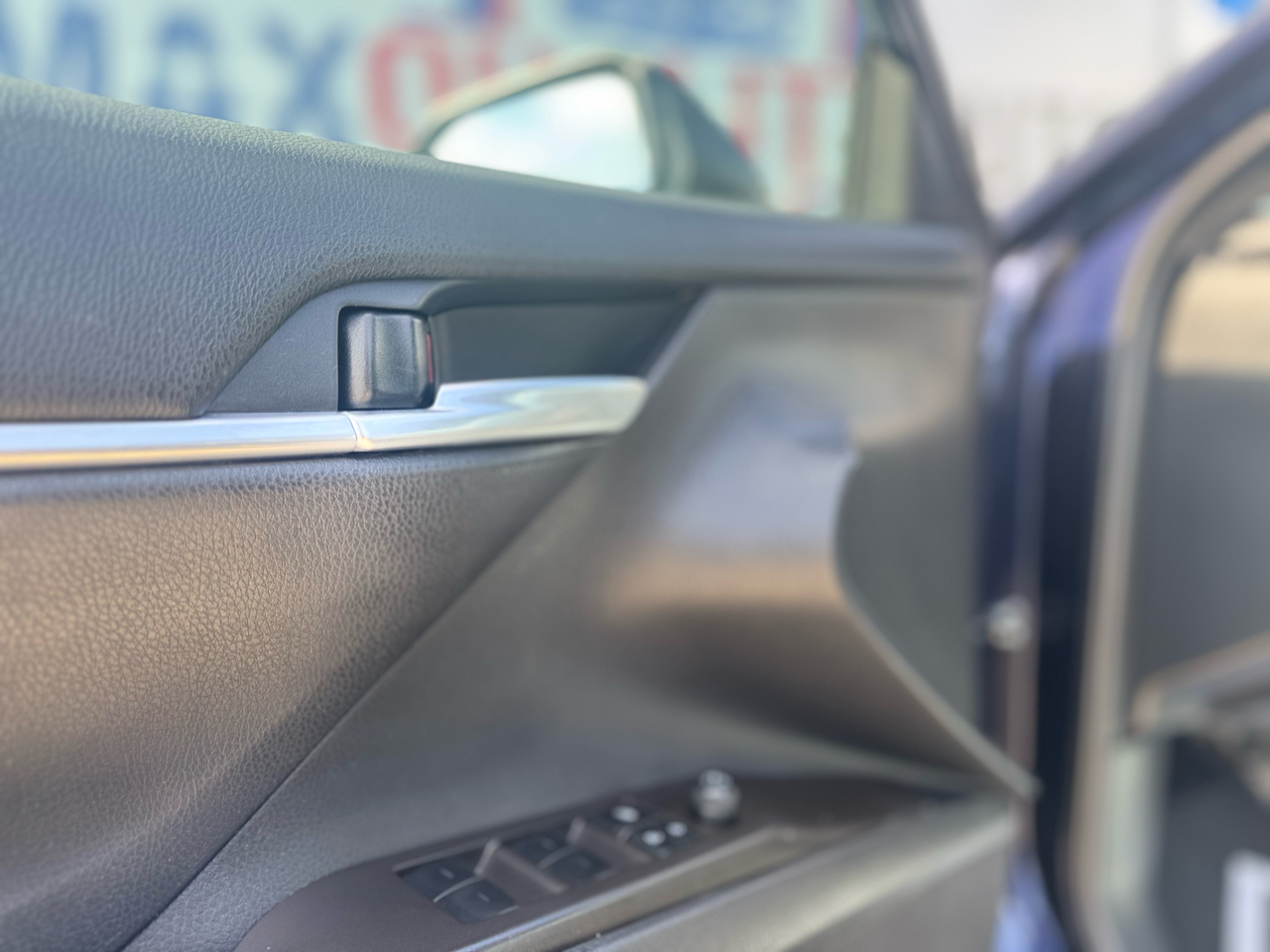 Toyota Camry SE 2022