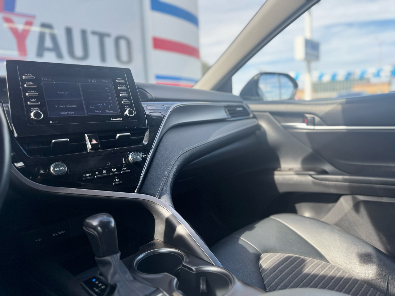 Toyota Camry SE 2022