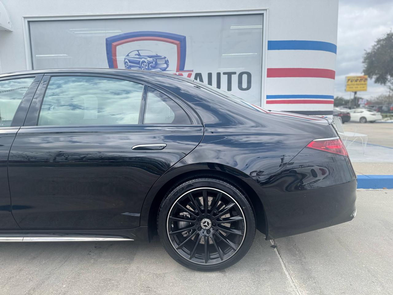 Mercedes-Benz S-Class S500 4MATIC 2023