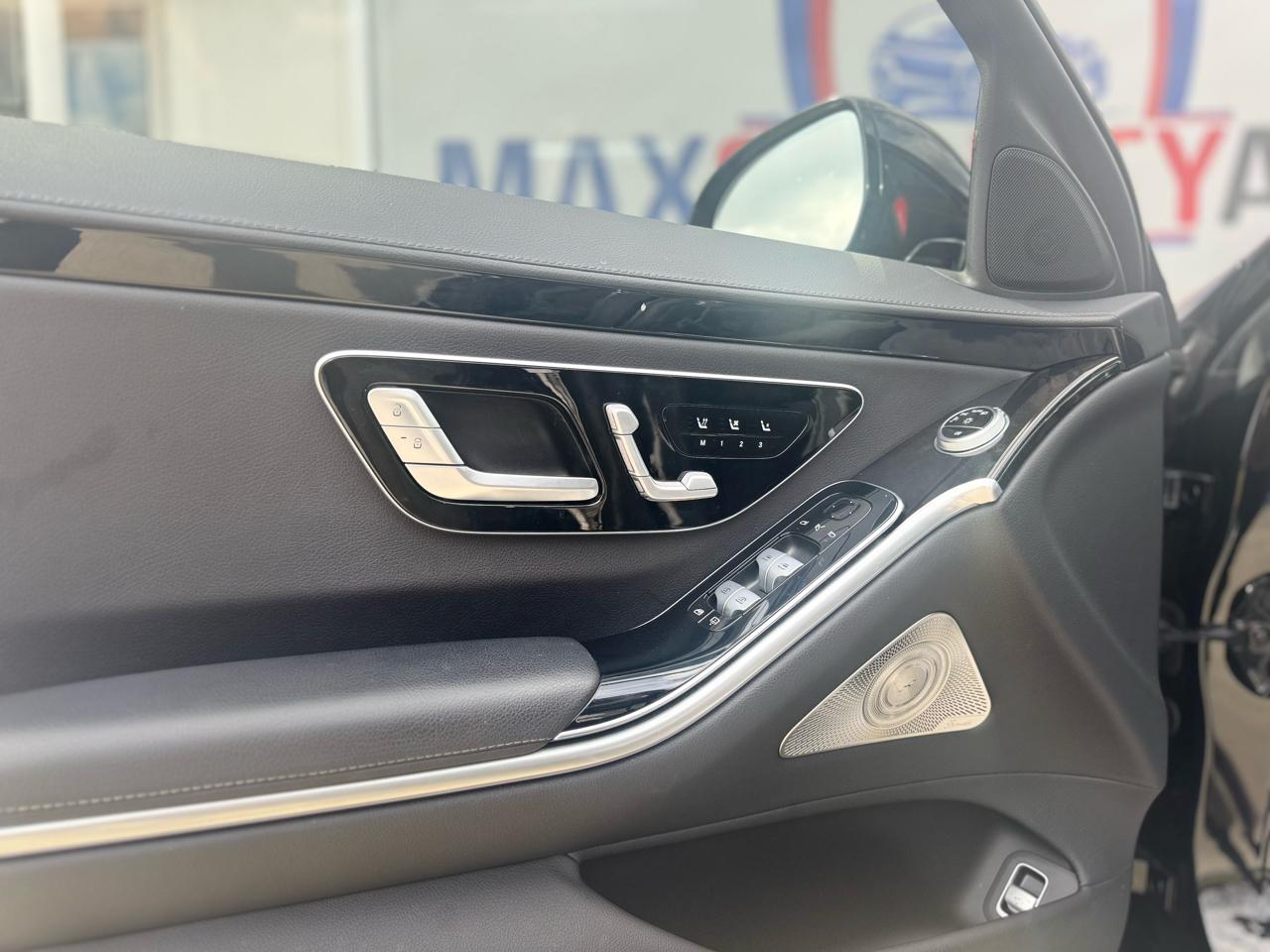 Mercedes-Benz S-Class S500 4MATIC 2023