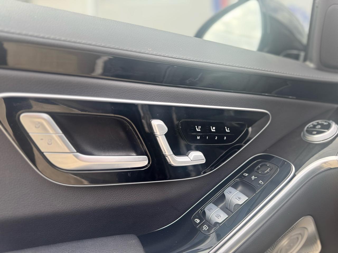 Mercedes-Benz S-Class S500 4MATIC 2023