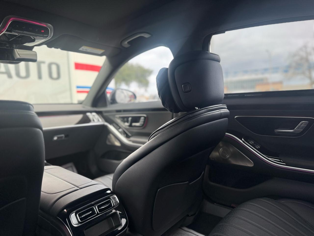 Mercedes-Benz S-Class S500 4MATIC 2023