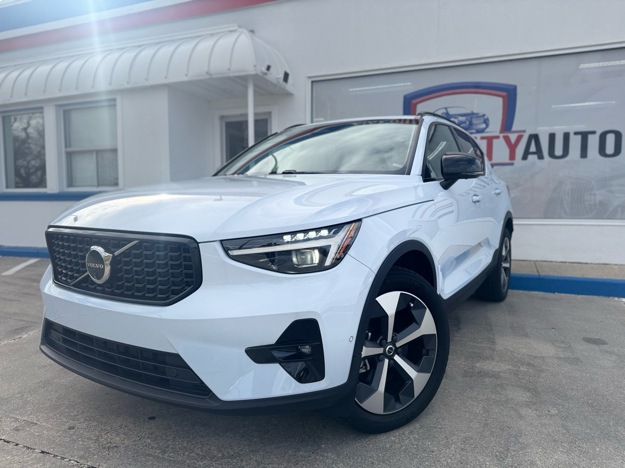 Volvo XC40 B5 Plus Dark AWD 2024
