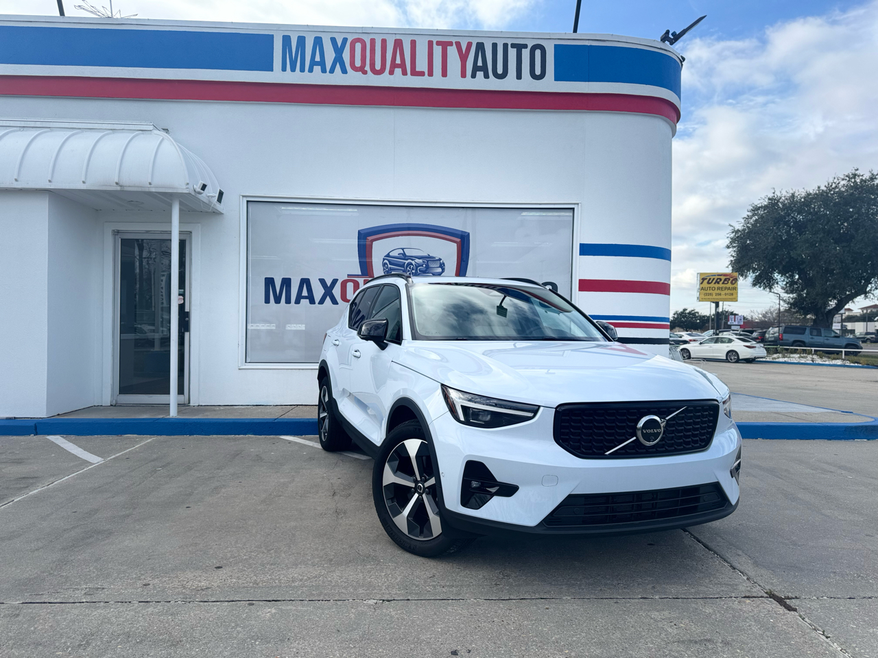 Volvo XC40 B5 Plus Dark AWD 2024