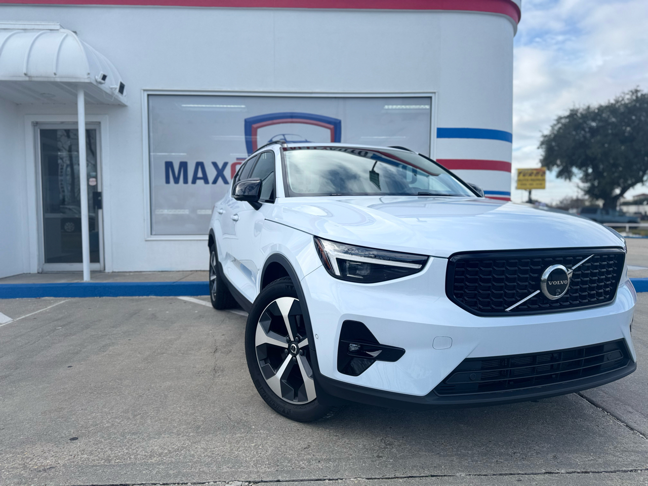 Volvo XC40 B5 Plus Dark AWD 2024