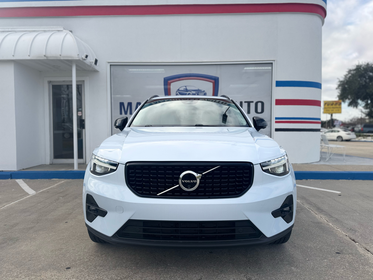 Volvo XC40 B5 Plus Dark AWD 2024