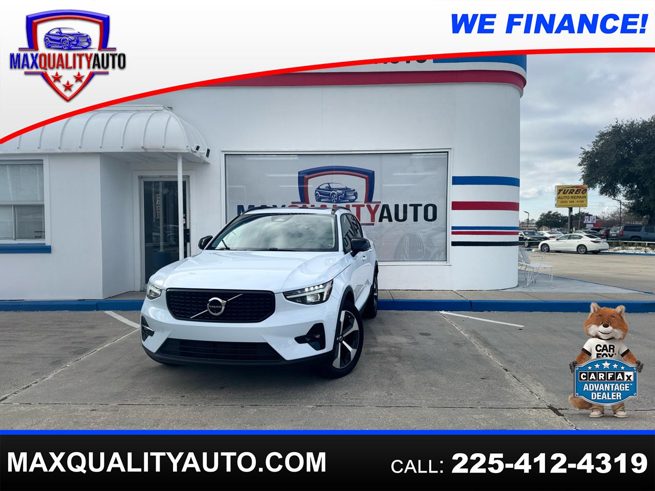 2024 Volvo XC40 B5 Plus Dark AWD