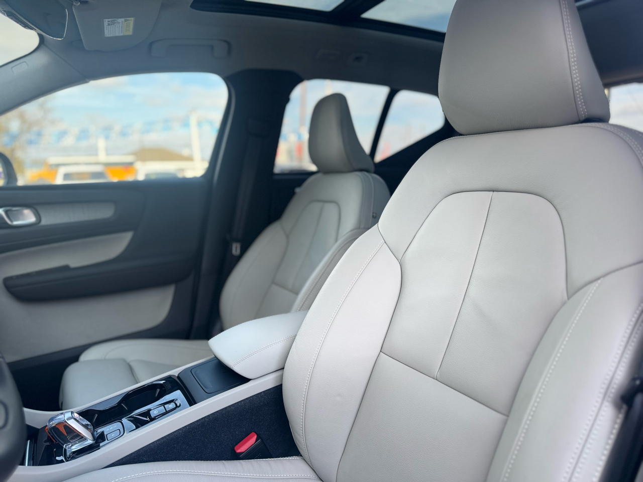 Volvo XC40 B5 Plus Dark AWD 2024