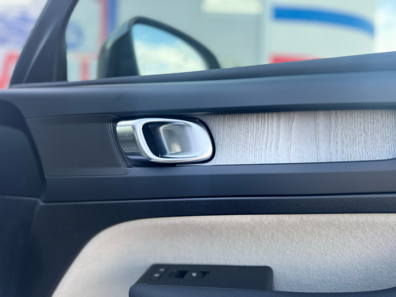 Volvo XC40 B5 Plus Dark AWD 2024