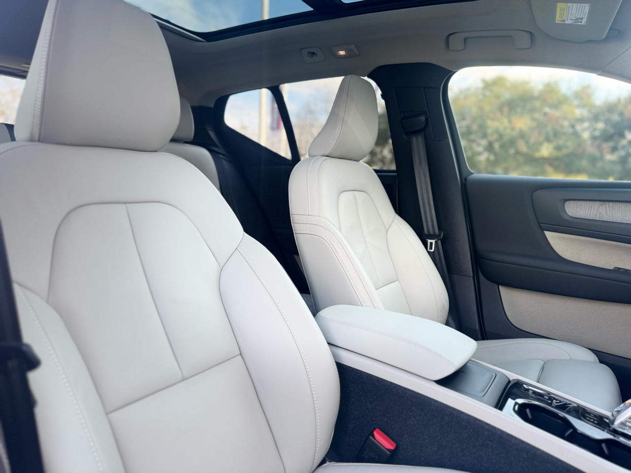 Volvo XC40 B5 Plus Dark AWD 2024