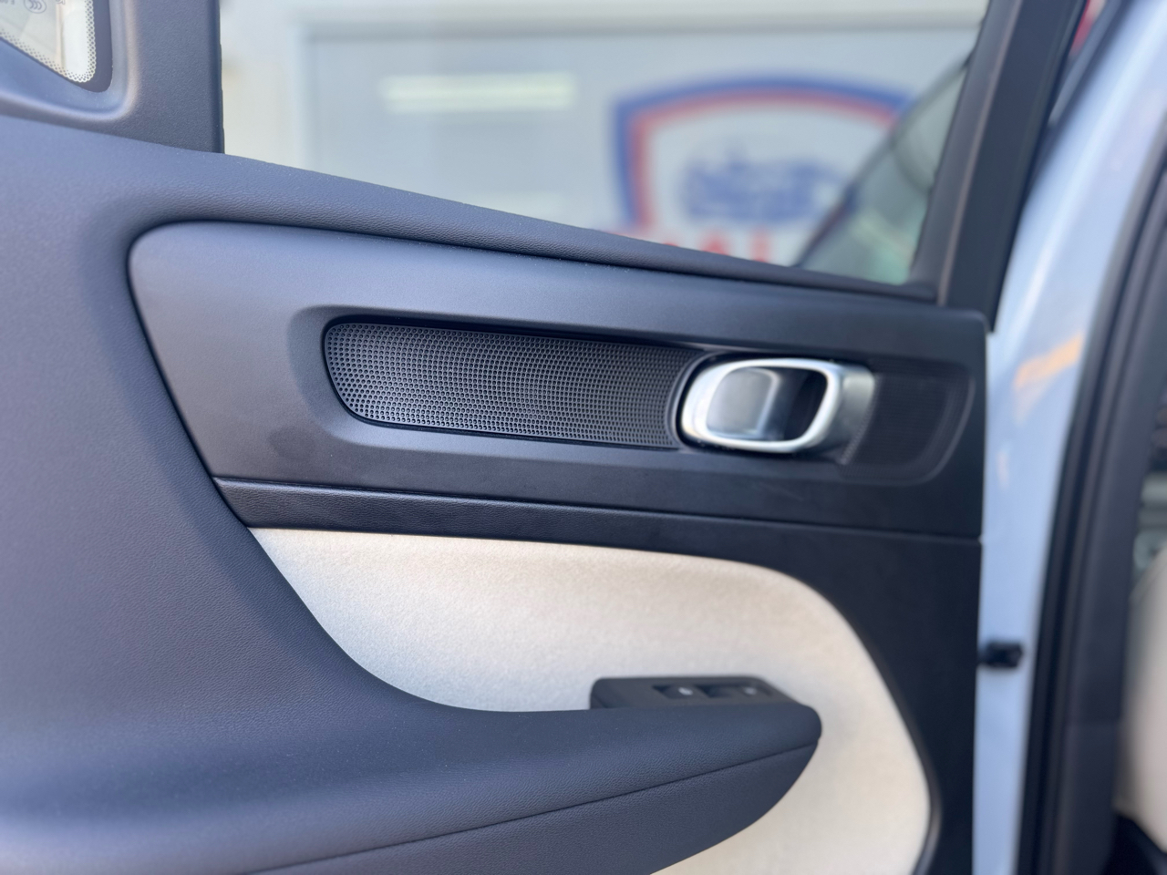 Volvo XC40 B5 Plus Dark AWD 2024