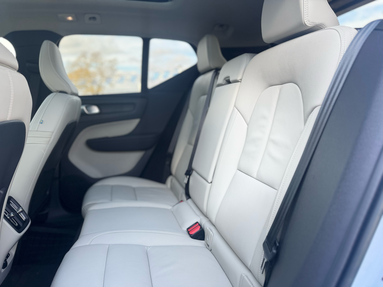 Volvo XC40 B5 Plus Dark AWD 2024