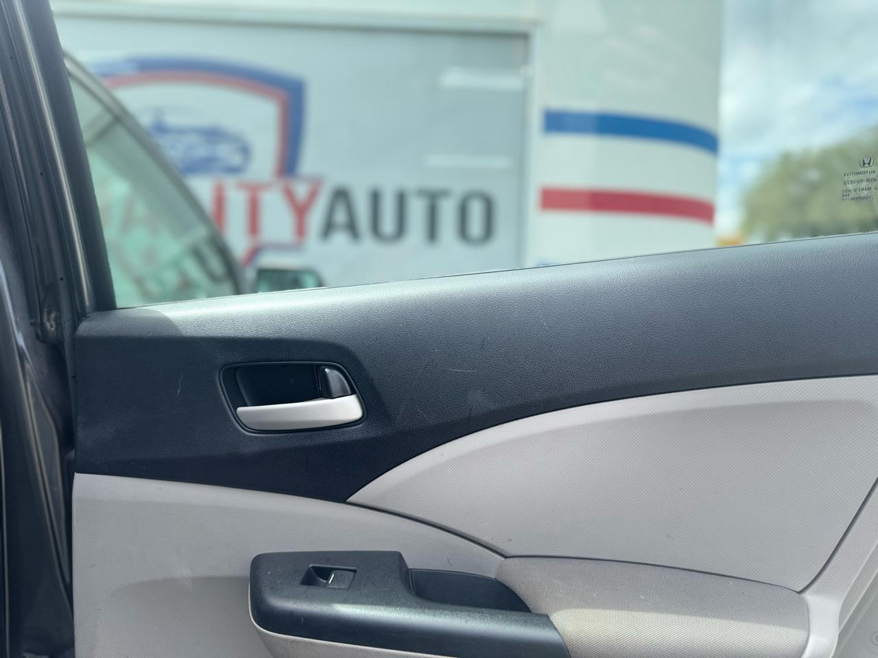 Honda CR-V LX 2WD 5-Speed AT 2013