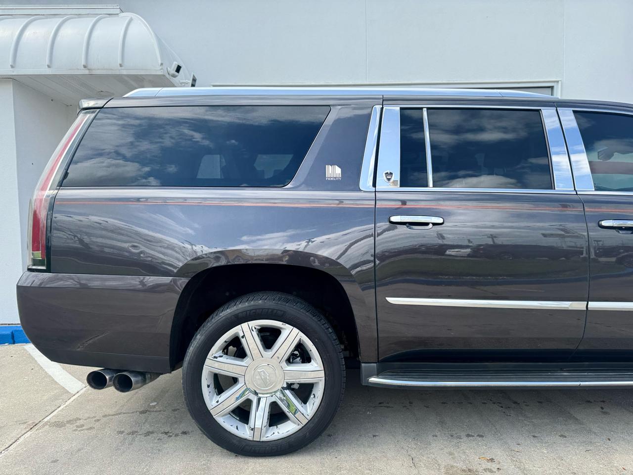 Cadillac Escalade ESV Luxury 4WD 2016