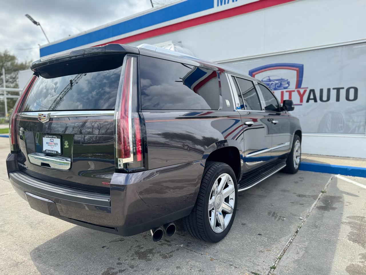 Cadillac Escalade ESV Luxury 4WD 2016