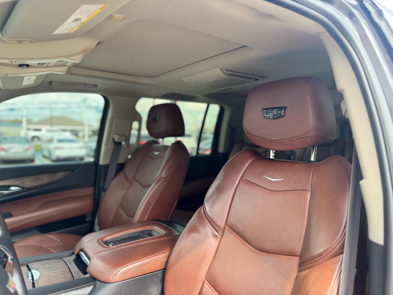 Cadillac Escalade ESV Luxury 4WD 2016