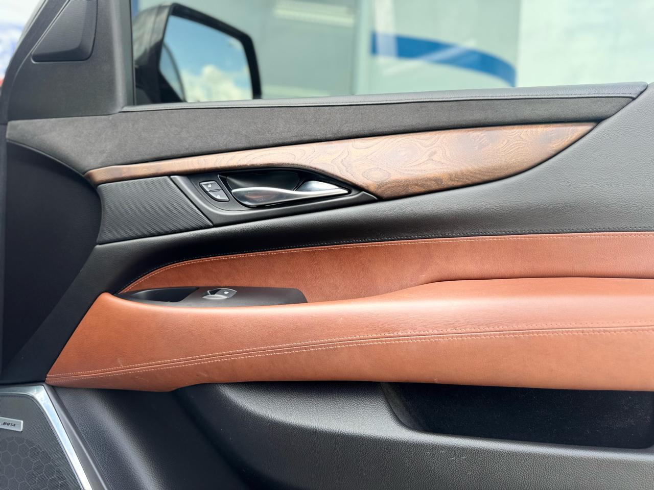 Cadillac Escalade ESV Luxury 4WD 2016