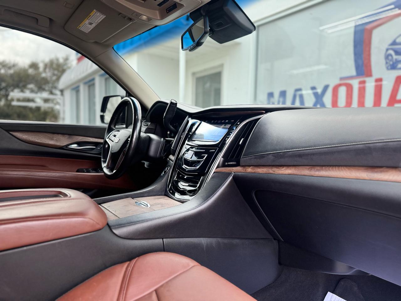 Cadillac Escalade ESV Luxury 4WD 2016