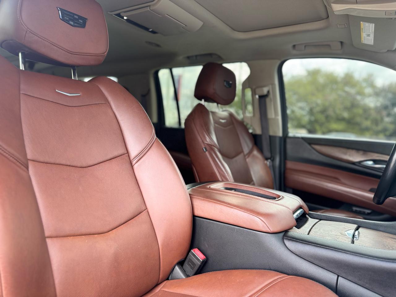 Cadillac Escalade ESV Luxury 4WD 2016