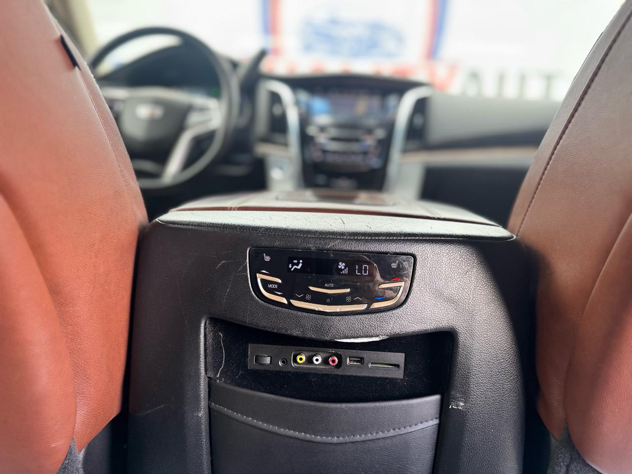 Cadillac Escalade ESV Luxury 4WD 2016